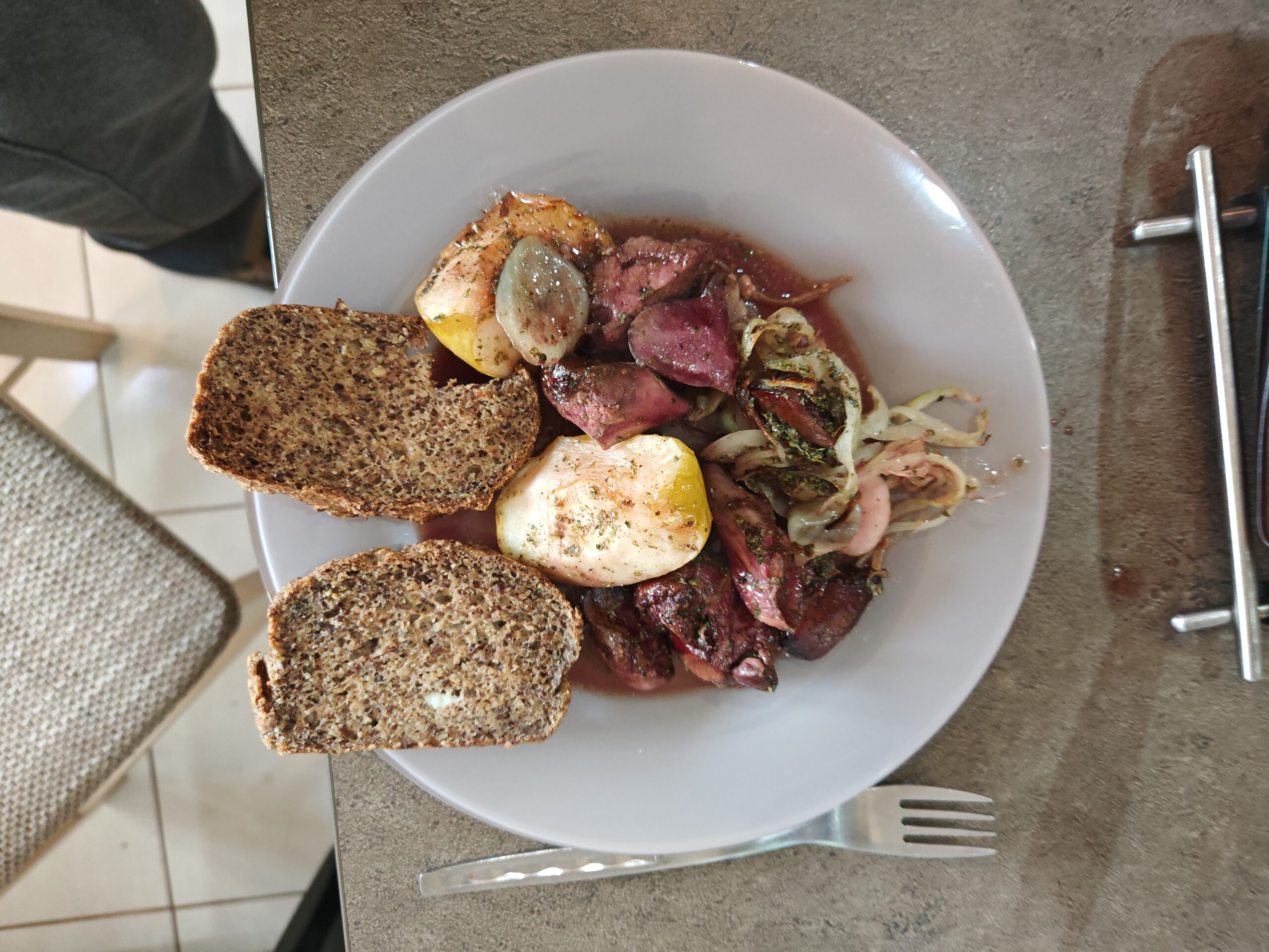 Wątróbka drobiowa z jabłkiem i cebulą (Air Fryer)